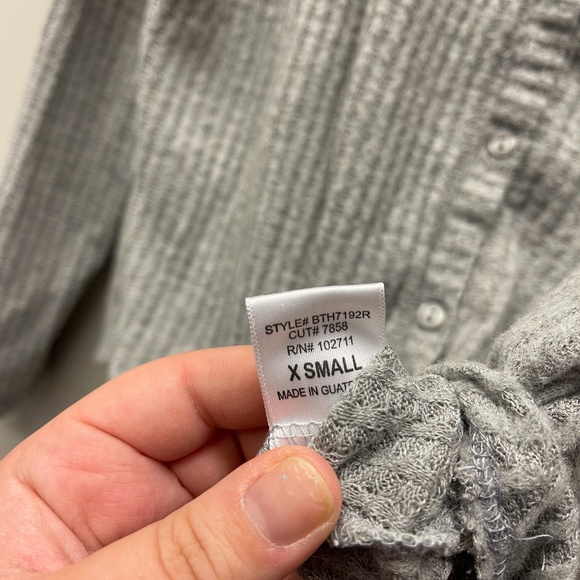 NWT Gibson Grey thermal tie up long sleeve top - Picture 4 of 5